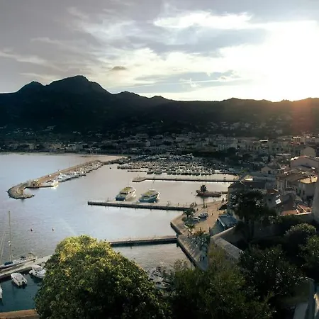 Appartamento Idealement Situe Les Pieds Dans L'eau A Calvi *