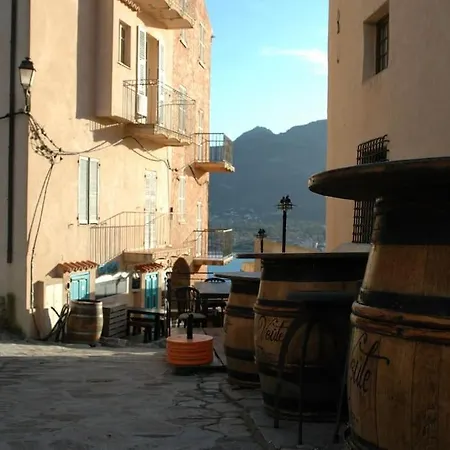 Idealement Situe Les Pieds Dans L'eau A Calvi * Calvi (Corsica)